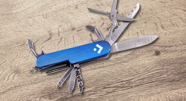 Taschenmesser mit Borries Logo um einzigartige Produktvielfalt zu symbolisieren